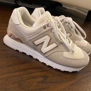 Women’s 574 New Balance sneakers